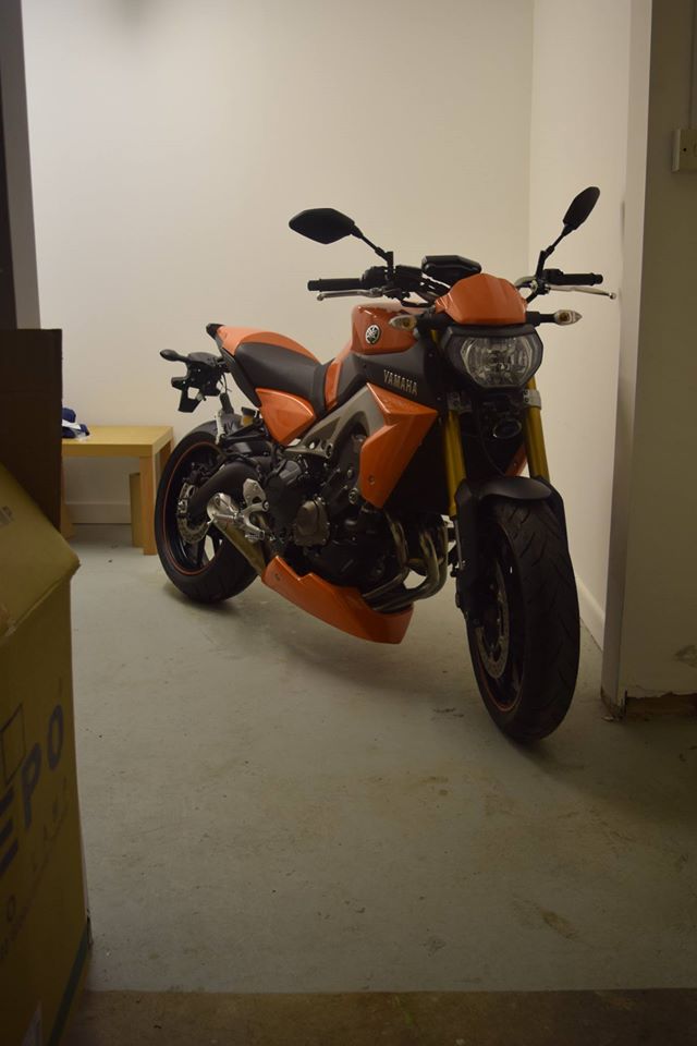 Yamaha MT-09 13-16 boční kryt chladiče  22131H