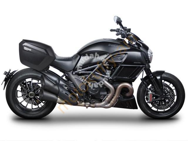 SHAD SH23 Motokufry boční D0B23100+D1B23E15