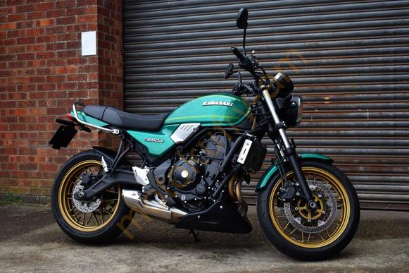 Kawasaki Z650RS 2021- klín pod motor 23000D