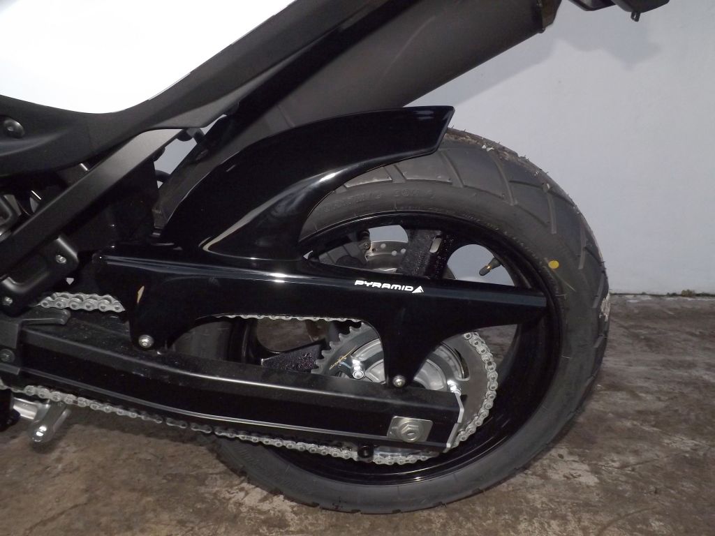 Suzuki DL 650 V-Strom 04- blatníček 070194B