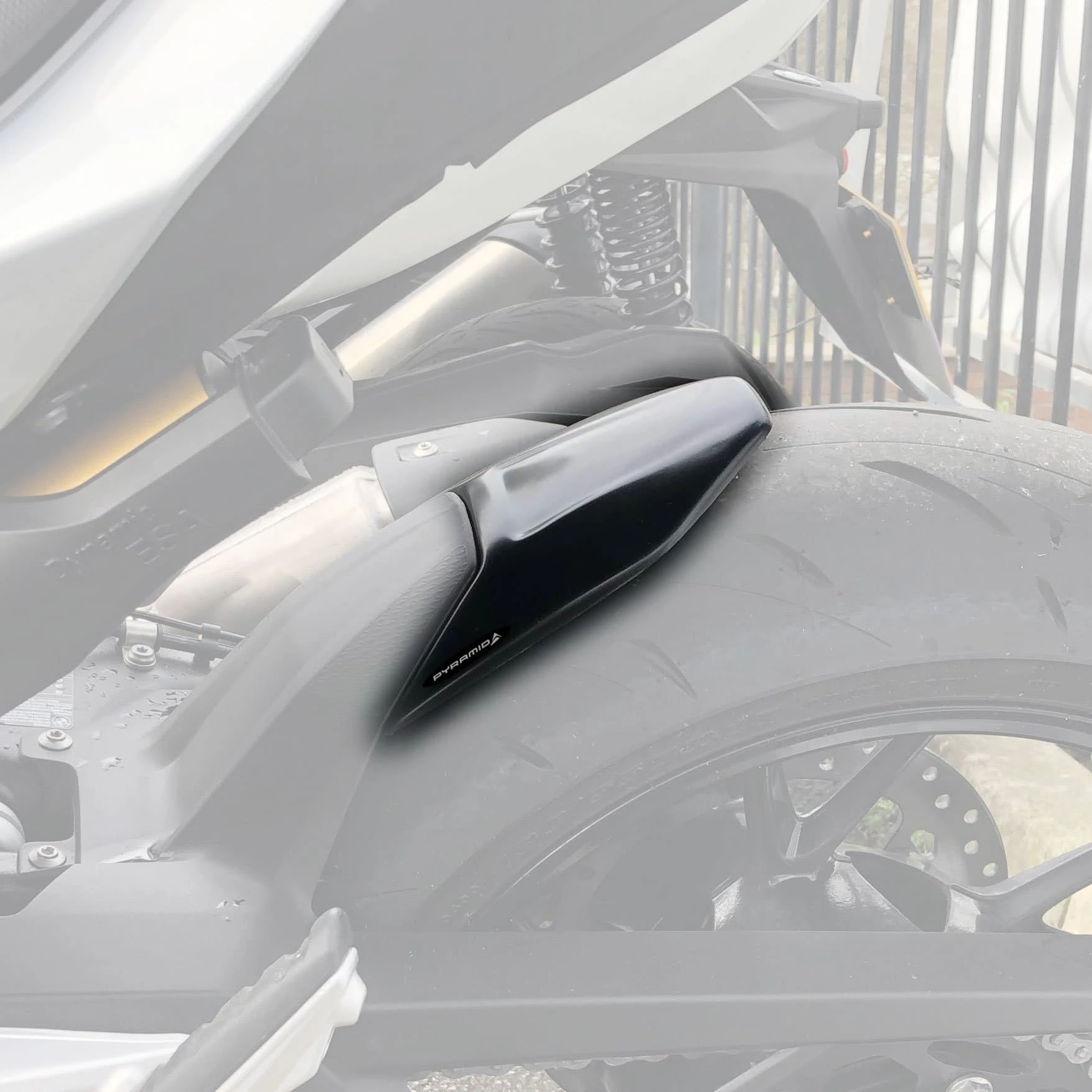 BMW F 900 XR prodloužení zadního blatníku 074900