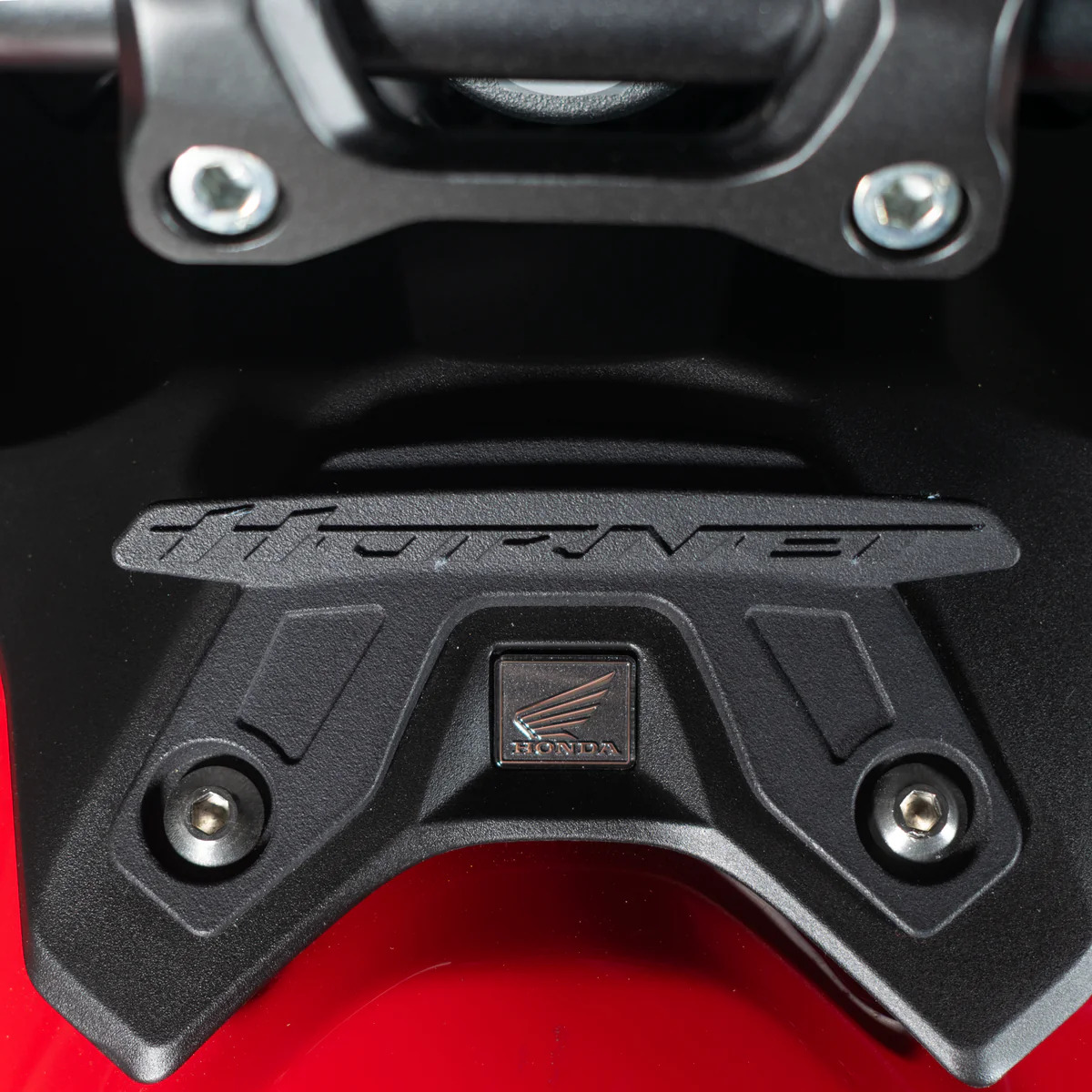 Honda CB 1000 Hornet 25 ornament na nádrž 31991M