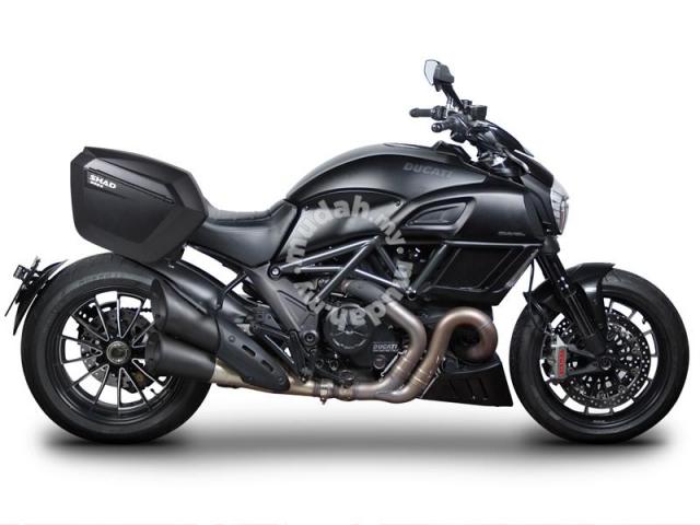 SHAD SH23 Motokufry boční D0B23100