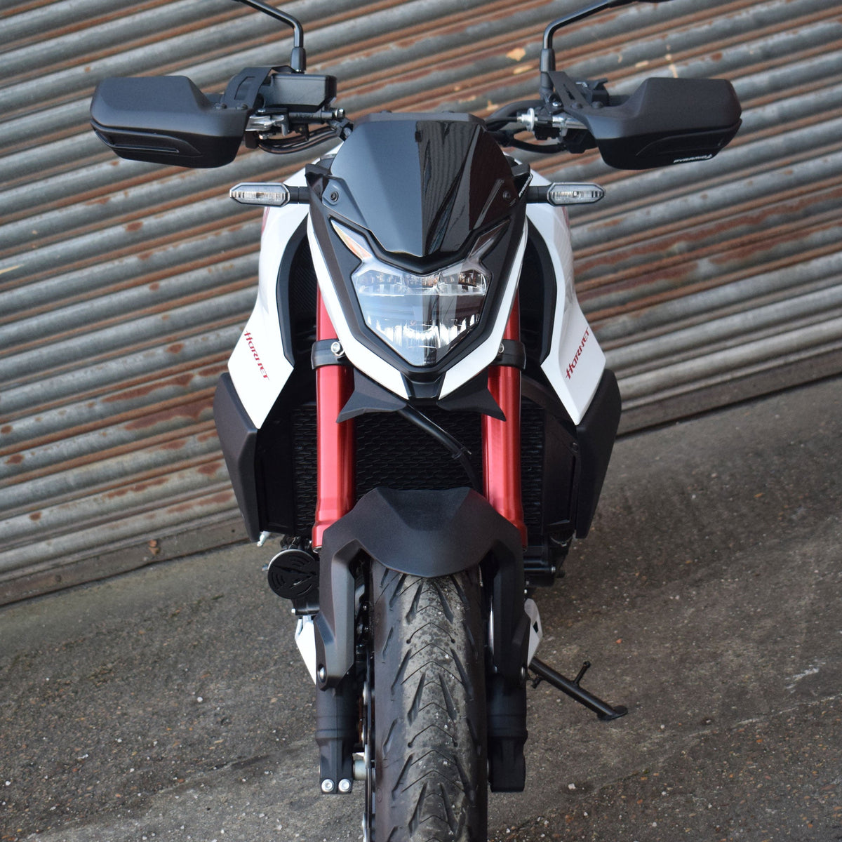 Honda CB 750 Hornet 23- boční kryt chladiče 21055M