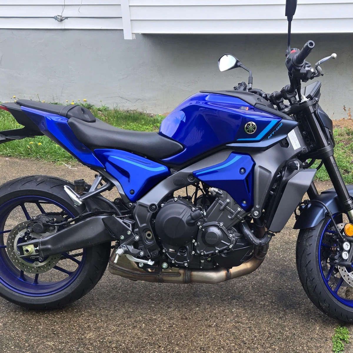 Yamaha MT-09 25  boční podsedlová výpln 22147H