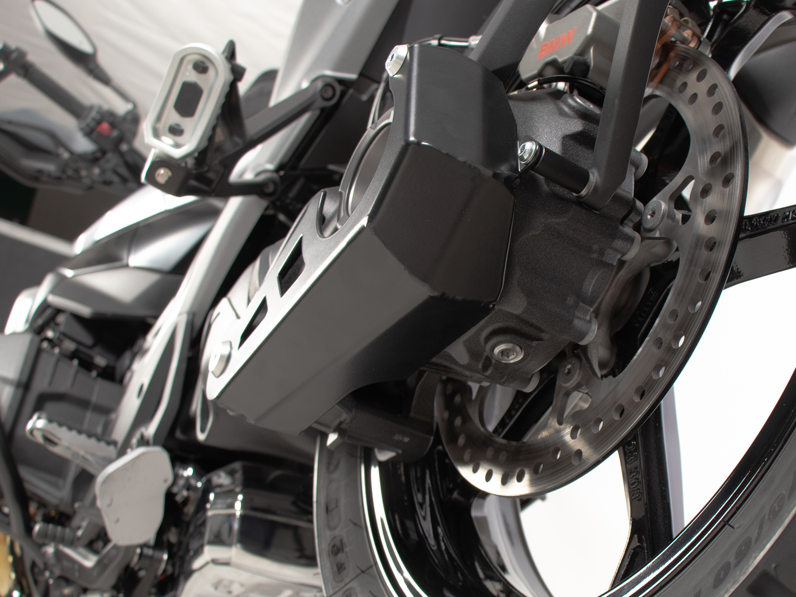 BMW R1300GS Adv. 24- chránič kardanu 42246532 00 01