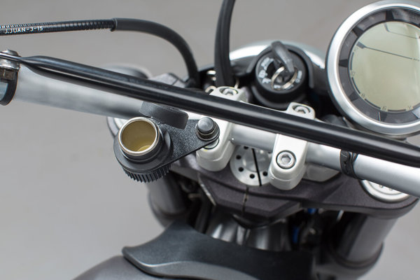 Držák zásuvky EVO velkou EMA.00.107.12300 šroub M8