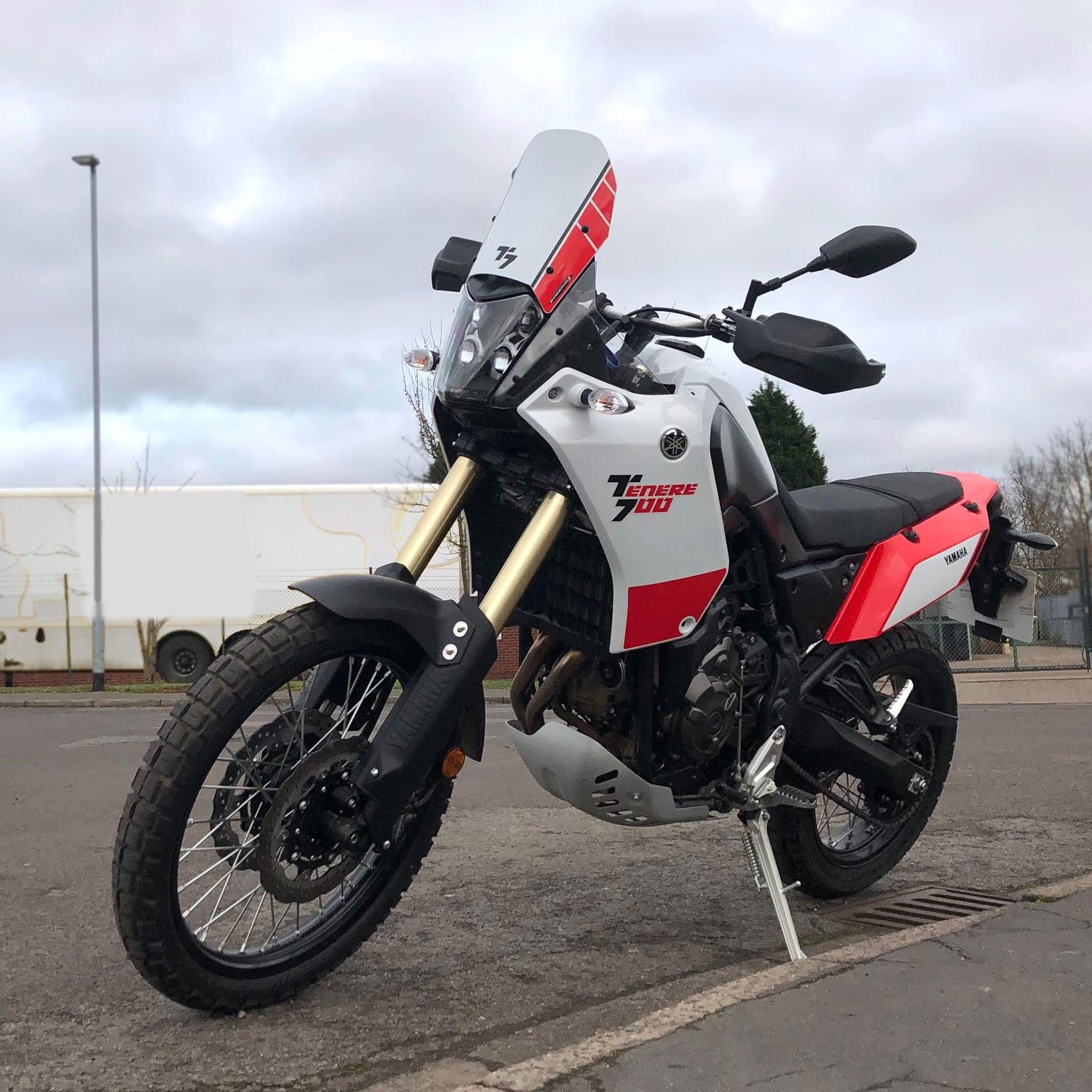 Yamaha Tenere 700 19-24 štítek 22270C