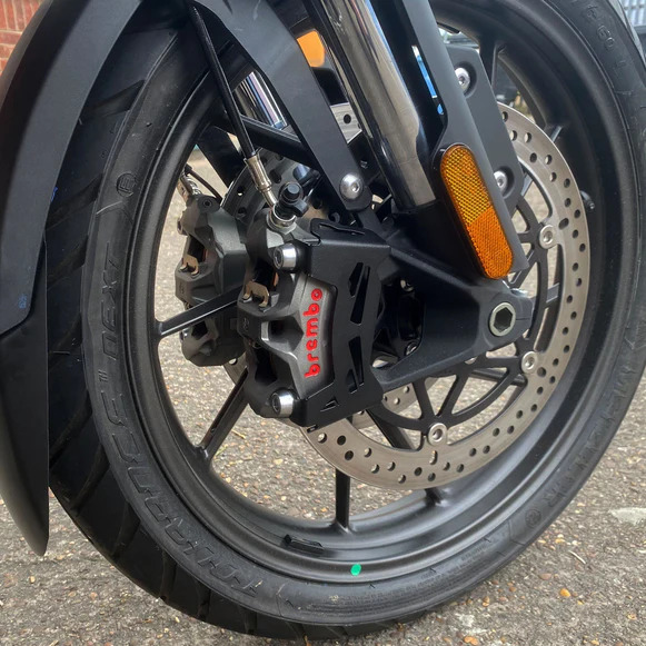 Triumph Tiger 900/1200 22/850 Sp. chránič brzdových třmenů 36770M