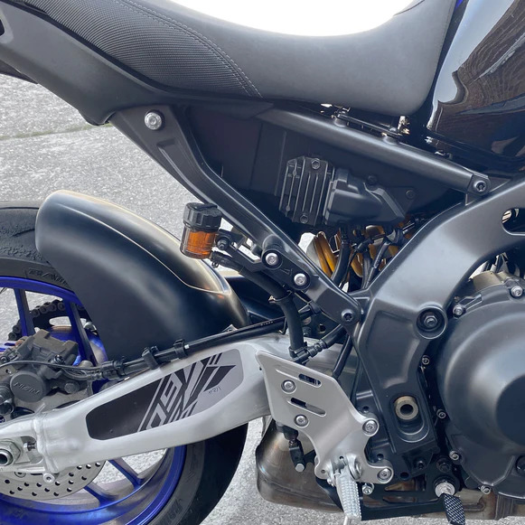 Yamaha MT-09 / SP 21-23 Zaslepovací bloky stupaček 32100M 
