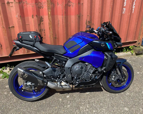 Yamaha MT-10 2022- boční panely nad motor 22195PY