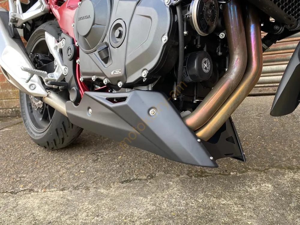 Honda CB 750 Hornet 23- klín pod motor 21577M