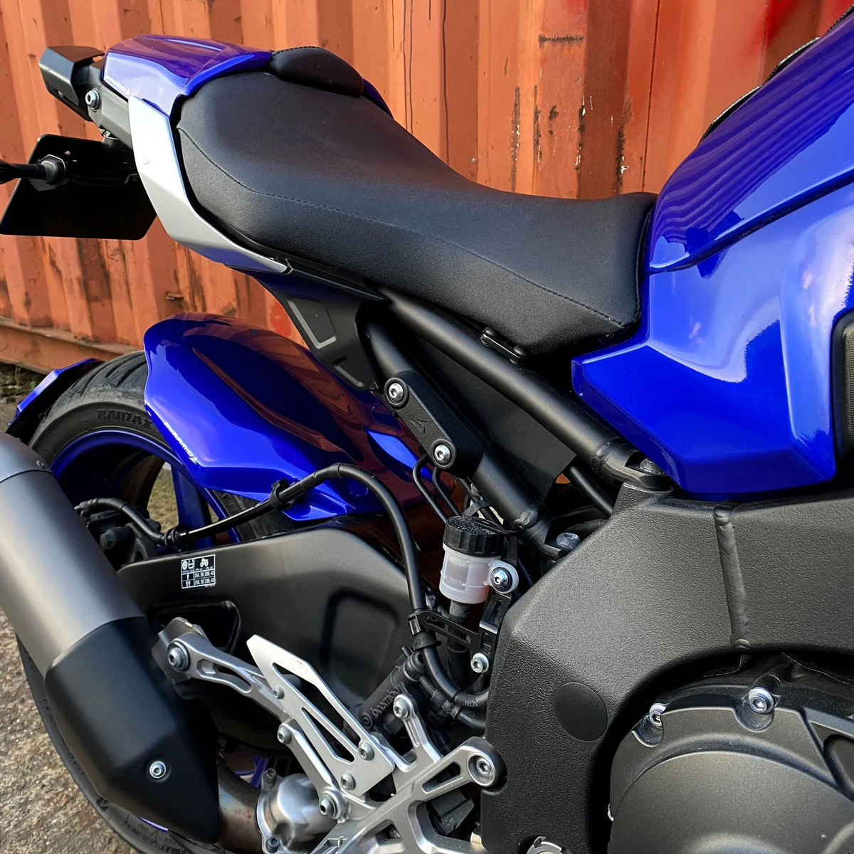 Yamaha MT-10 16- zaslepky zadních stupaček 32102M