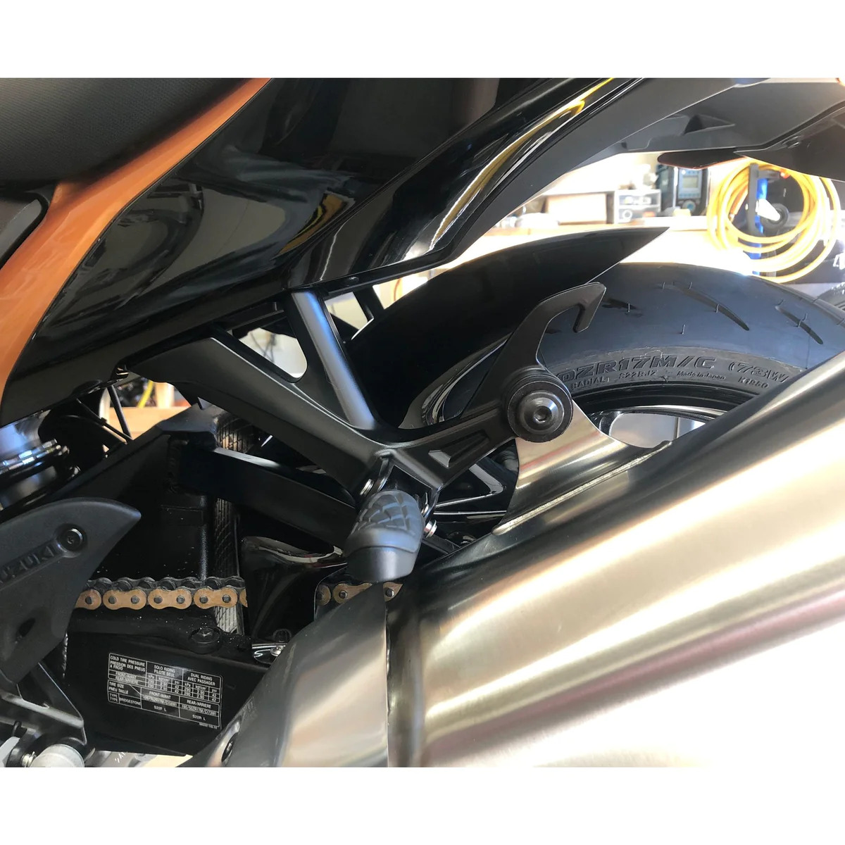 Suzuki Hayabusa GSX1300R 08- blatníček 070270B