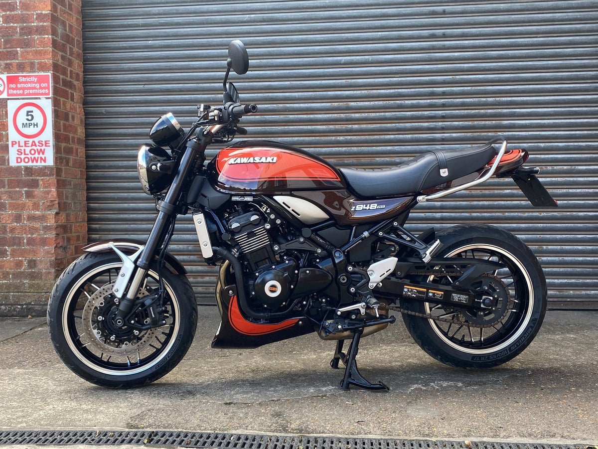 Kawasaki Z900RS 22-23 klín pod motor 23905K