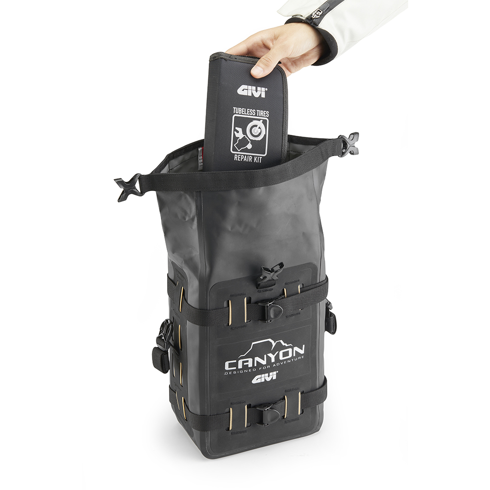 Givi GRT722B CANYON taška na pad.rámy 8L.