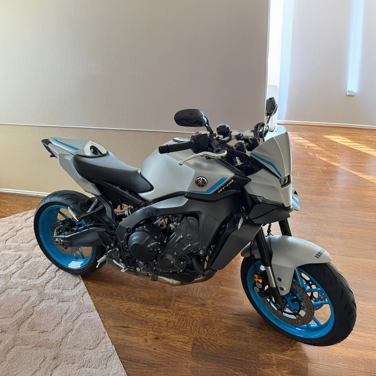 Yamaha MT-09 25 přední štít 22190H