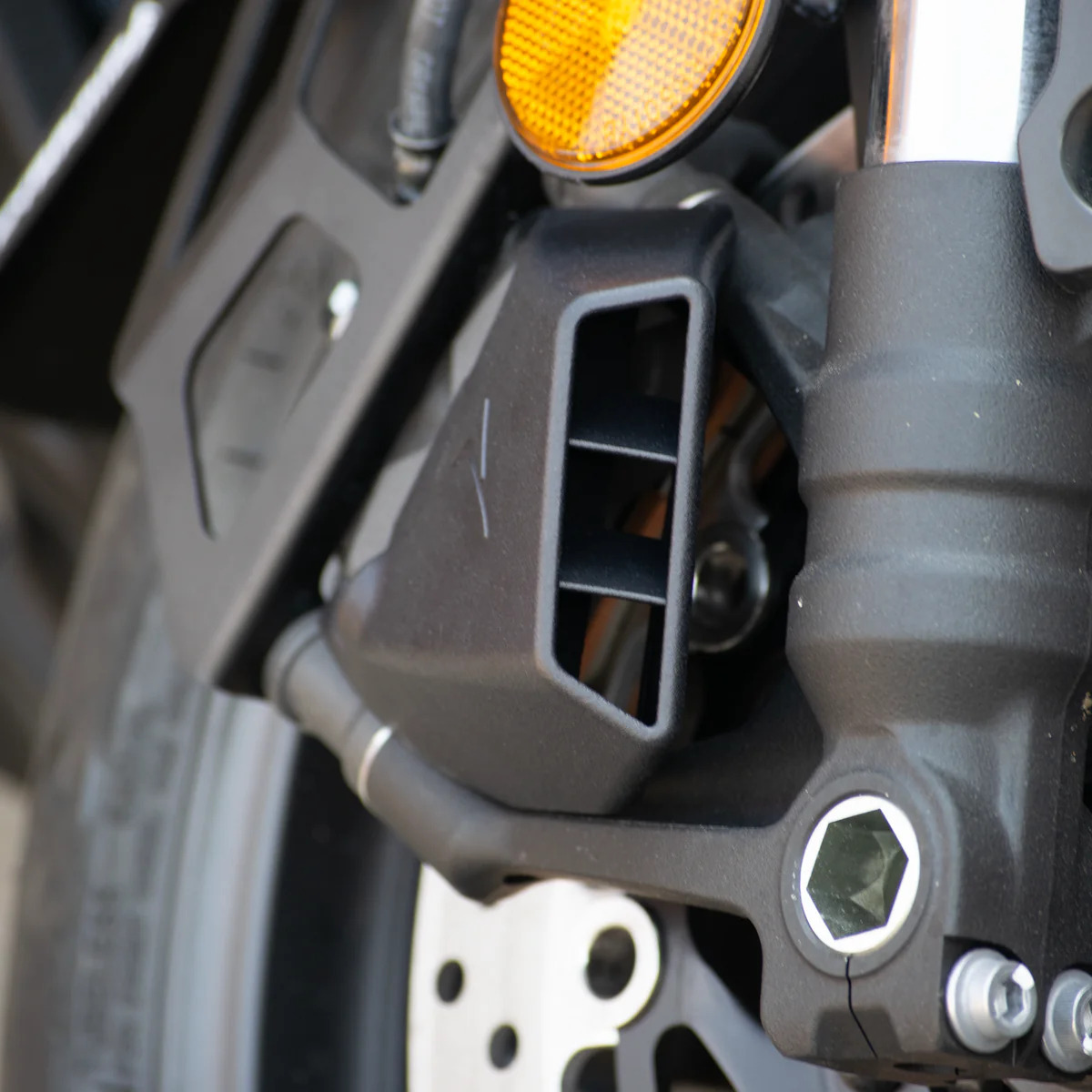 Honda CB 1000 Hornet 25 chladiče na brzdu 31194M