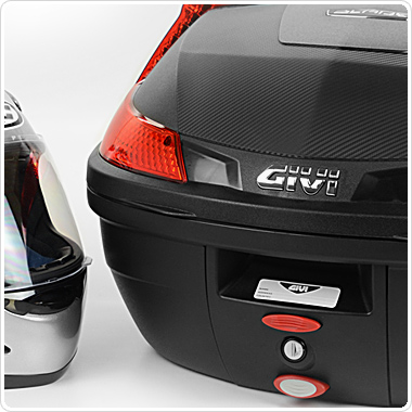 Givi B37N Blade Motokufr s plotnou 37L