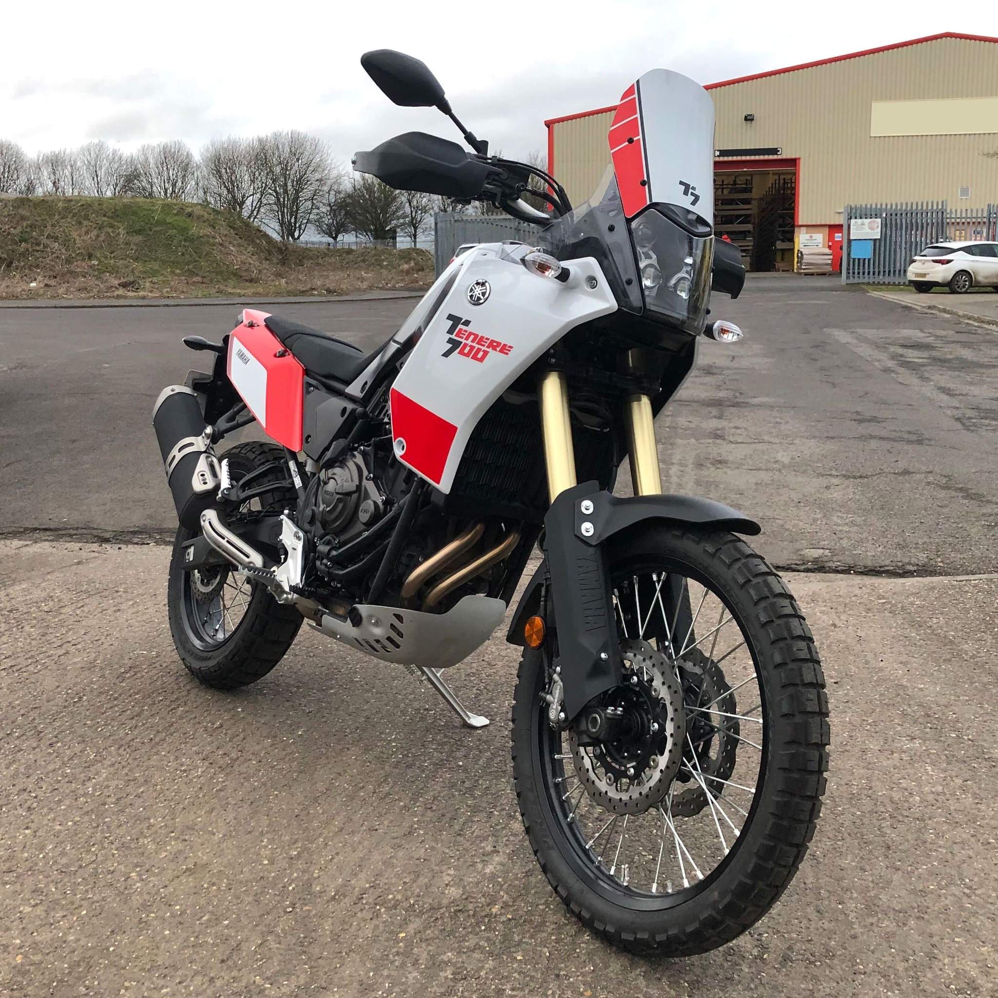 Yamaha Tenere 700 19-24 štítek 22270C