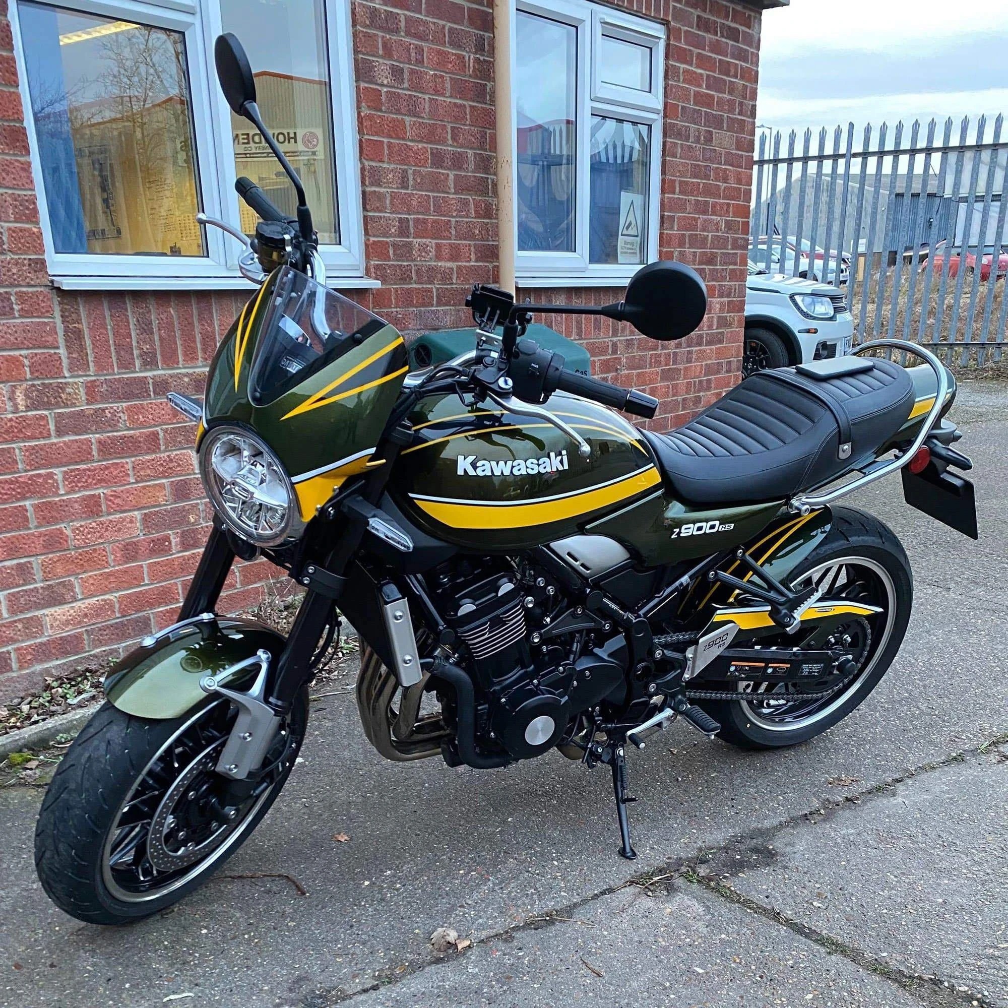 Kawasaki Z900RS 19-23 zadní blatníček 073880Z