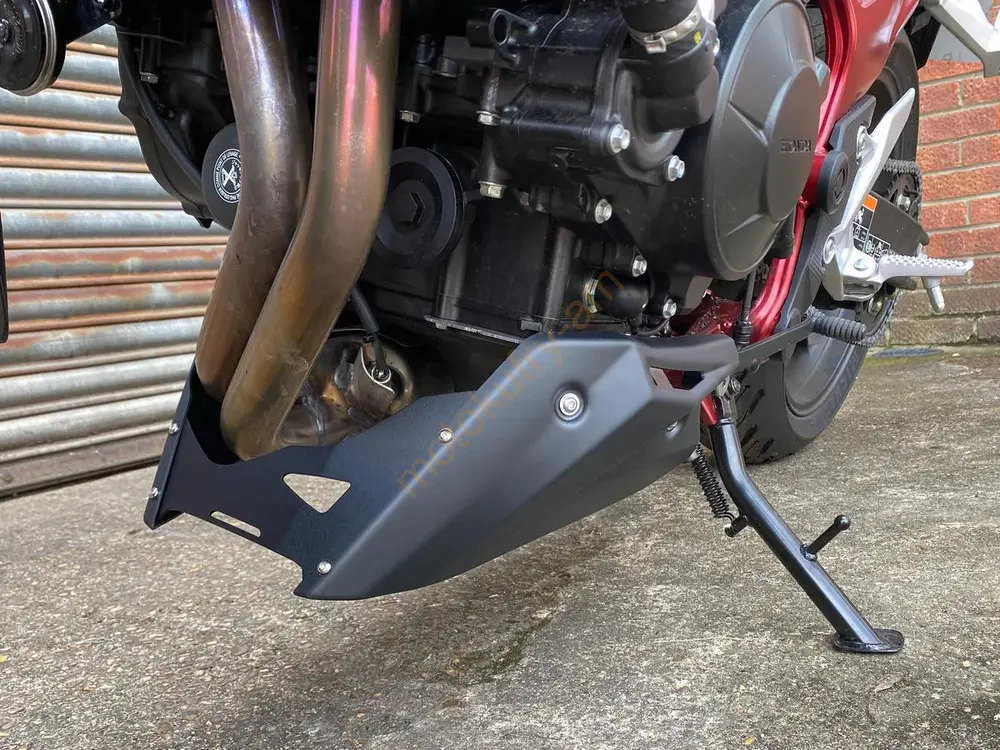 Honda CB 750 Hornet 23- klín pod motor 21577M