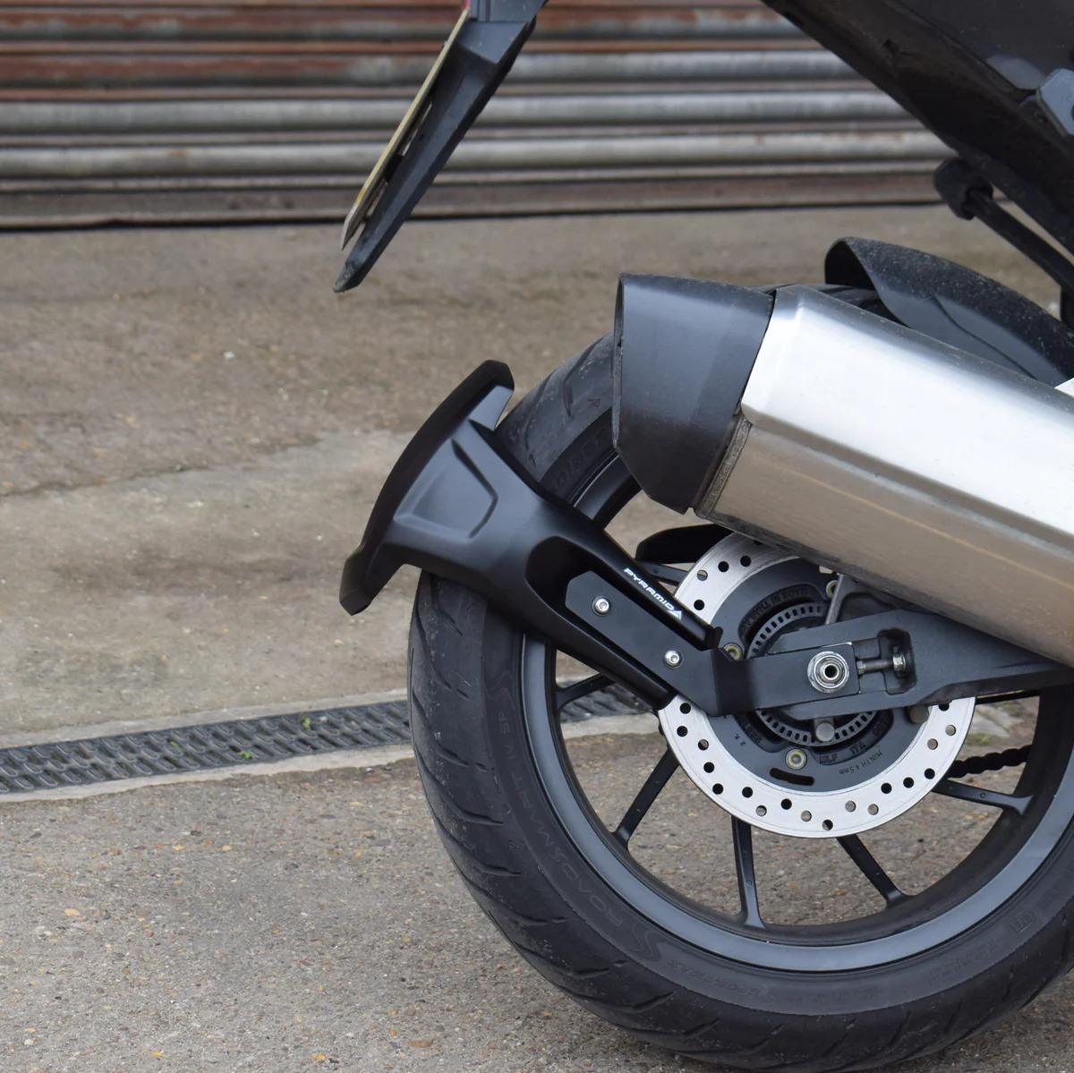 Honda NT 1100 22-25 blatníček pod SPZ 085190M