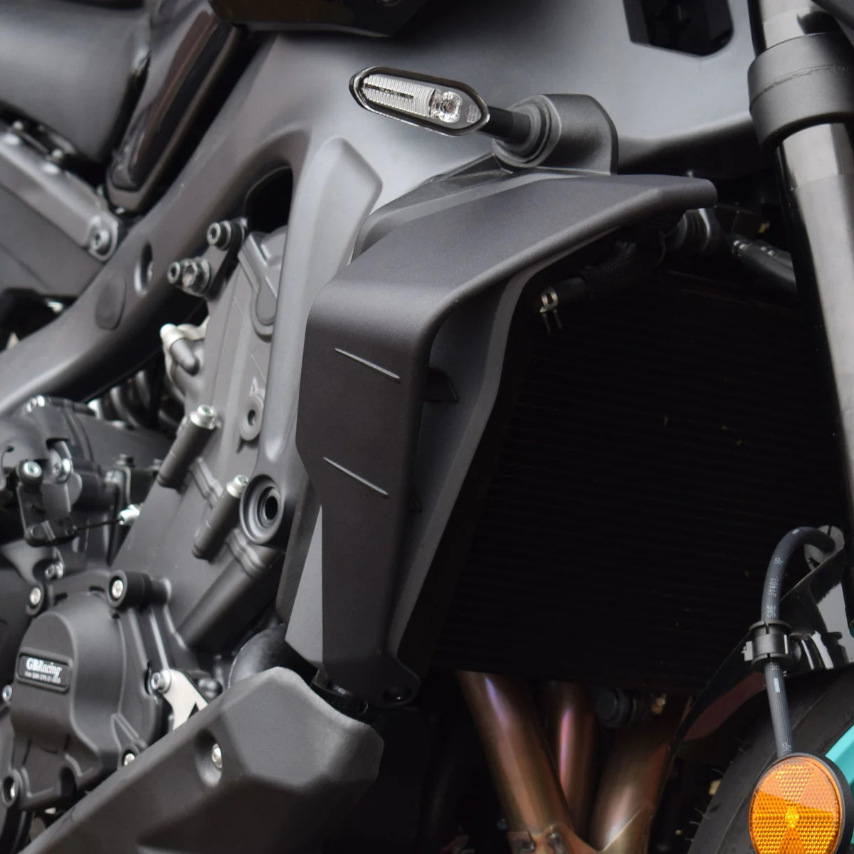Yamaha MT-09 24 spoiler boční 38265