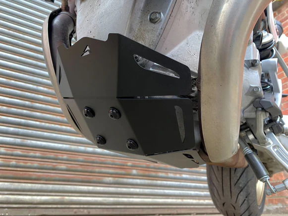 Moto Guzzi V100 Mandello/S  22- chránič pod motor 38405M