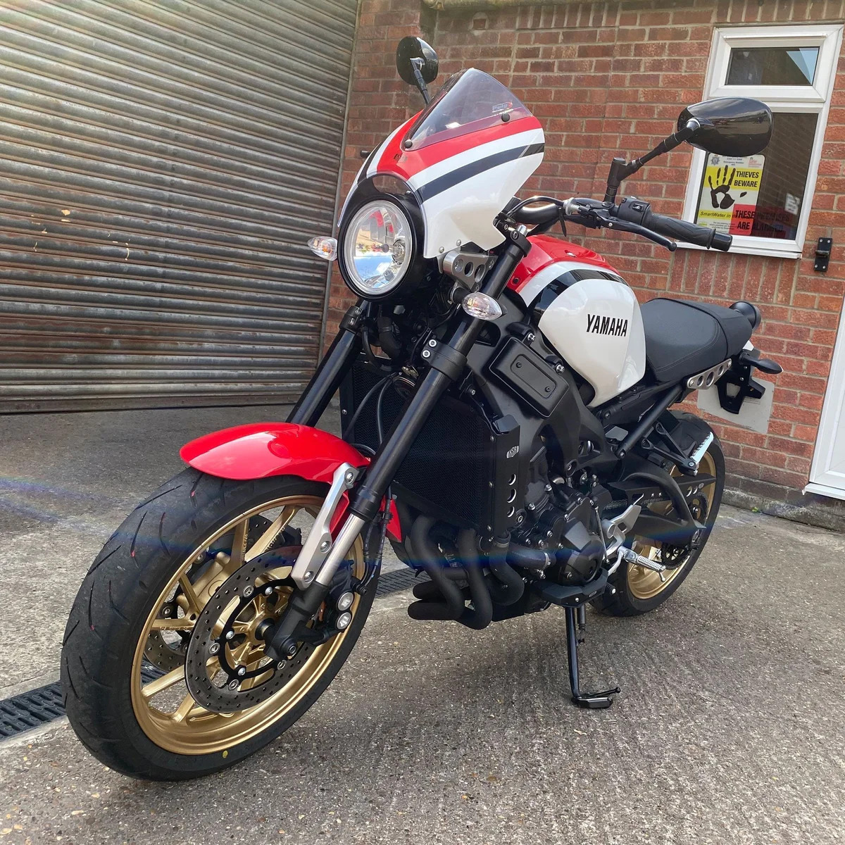 Yamaha XSR 900 20-21 přední štít 22210D