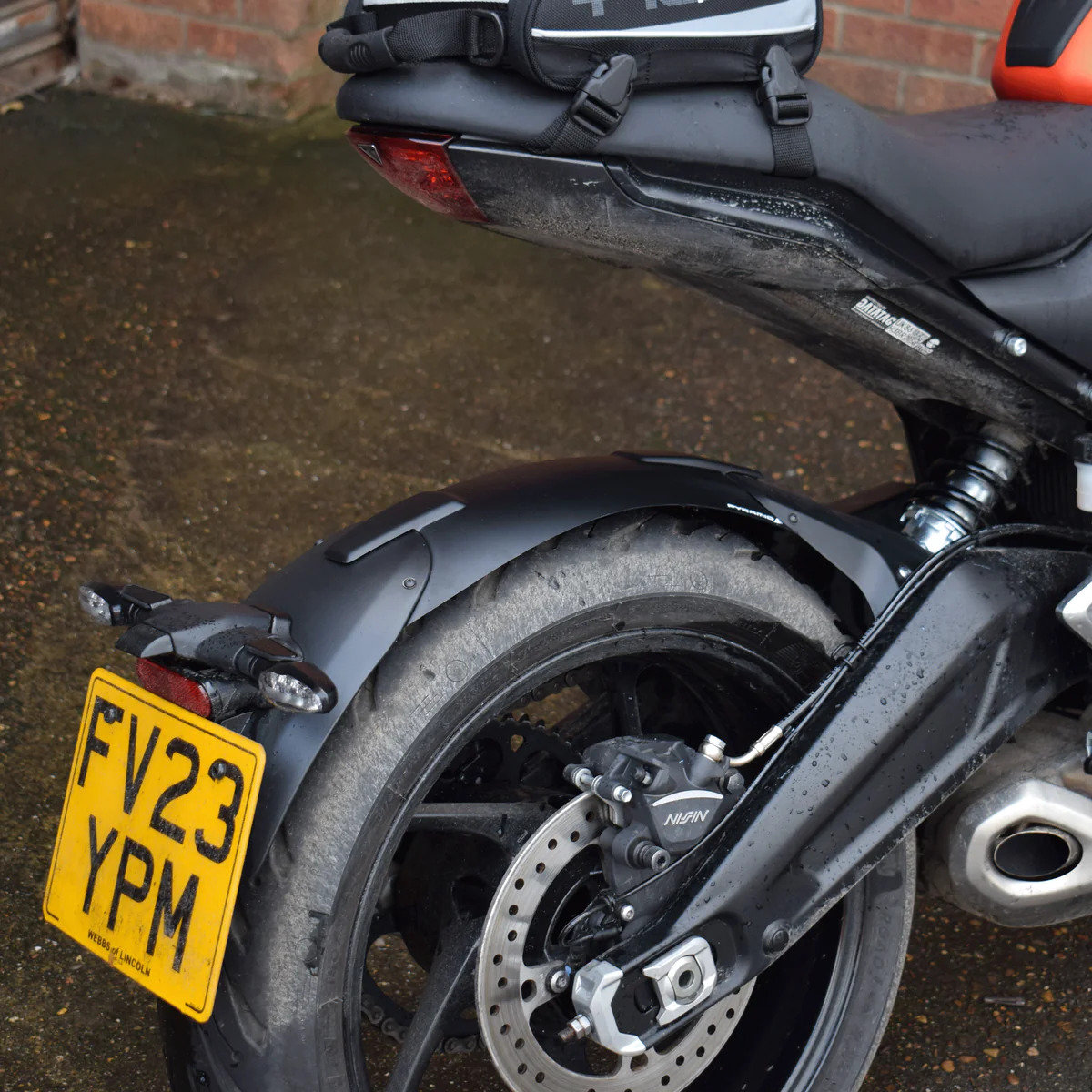 Triumph Trident 660 21- zadní blatníček 076944M